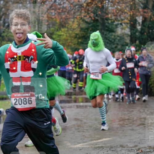 07.12.2025 - St. Pauli X-Mass-Run No. 15 Michael Burmester http://msf.ph/oto/9401046 07.12.2025 10:24:49 Laufen 2325, 2086, 70, 588 meine-sportfotos.de