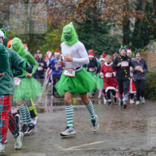 07.12.2025 - St. Pauli X-Mass-Run No. 15 Michael Burmester http://msf.ph/oto/9401048 07.12.2025 10:24:49 Laufen 15, 36, 238 meine-sportfotos.de