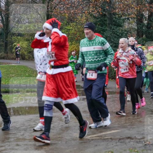 07.12.2025 - St. Pauli X-Mass-Run No. 15 Michael Burmester http://msf.ph/oto/9401090 07.12.2025 10:24:59 Laufen 2761, 74, 06, 221, 84 meine-sportfotos.de