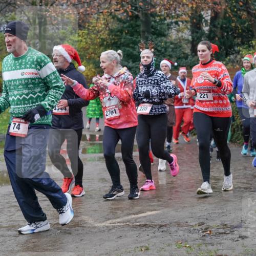 07.12.2025 - St. Pauli X-Mass-Run No. 15 Michael Burmester http://msf.ph/oto/9401092 07.12.2025 10:25:00 Laufen 5, 74, 3344, 2761, 220, 221, 84 meine-sportfotos.de