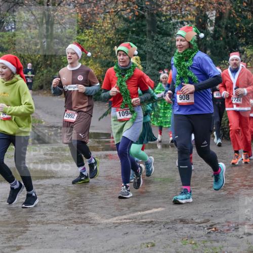 07.12.2025 - St. Pauli X-Mass-Run No. 15 Michael Burmester http://msf.ph/oto/9401102 07.12.2025 10:25:03 Laufen 2992, 1092, 908, 467, 2724 meine-sportfotos.de