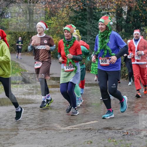 07.12.2025 - St. Pauli X-Mass-Run No. 15 Michael Burmester http://msf.ph/oto/9401103 07.12.2025 10:25:03 Laufen 2992, 1094, 908, 2724 meine-sportfotos.de