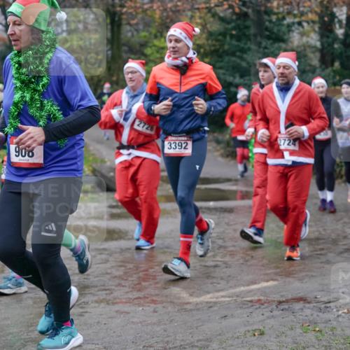 07.12.2025 - St. Pauli X-Mass-Run No. 15 Michael Burmester http://msf.ph/oto/9401110 07.12.2025 10:25:04 Laufen 908, 2726, 3392, 2724 meine-sportfotos.de