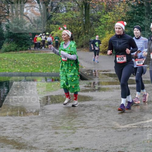 07.12.2025 - St. Pauli X-Mass-Run No. 15 Michael Burmester http://msf.ph/oto/9401116 07.12.2025 10:25:06 Laufen 1096, 430, 401, 467, 22 meine-sportfotos.de