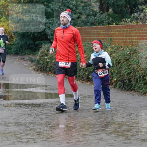 07.12.2025 - St. Pauli X-Mass-Run No. 15 Michael Burmester http://msf.ph/oto/9401121 07.12.2025 10:25:08 Laufen 2287, 2289 meine-sportfotos.de