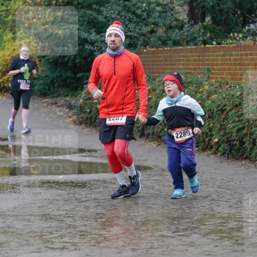 07.12.2025 - St. Pauli X-Mass-Run No. 15 Michael Burmester http://msf.ph/oto/9401123 07.12.2025 10:25:09 Laufen 2287, 2289 meine-sportfotos.de