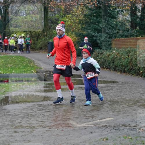 07.12.2025 - St. Pauli X-Mass-Run No. 15 Michael Burmester http://msf.ph/oto/9401128 07.12.2025 10:25:10 Laufen 2287, 2289 meine-sportfotos.de