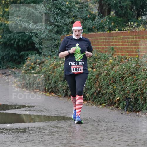 07.12.2025 - St. Pauli X-Mass-Run No. 15 Michael Burmester http://msf.ph/oto/9401133 07.12.2025 10:25:13 Laufen 1047 meine-sportfotos.de