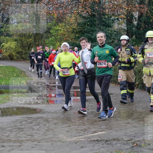 07.12.2025 - St. Pauli X-Mass-Run No. 15 Michael Burmester http://msf.ph/oto/9401170 07.12.2025 10:25:26 Laufen 2642, 2674, 098, 931 meine-sportfotos.de