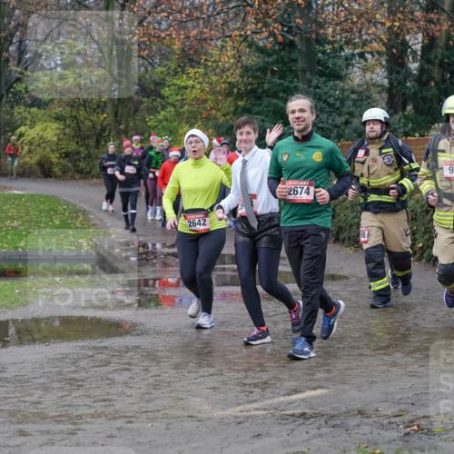 07.12.2025 - St. Pauli X-Mass-Run No. 15 Michael Burmester http://msf.ph/oto/9401171 07.12.2025 10:25:26 Laufen 430, 2642, 2674, 98, 931 meine-sportfotos.de