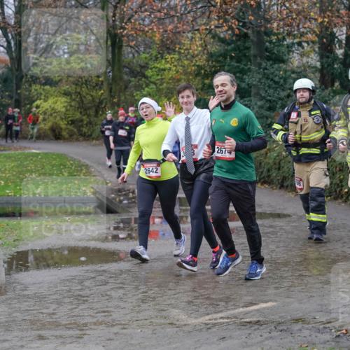 07.12.2025 - St. Pauli X-Mass-Run No. 15 Michael Burmester http://msf.ph/oto/9401173 07.12.2025 10:25:26 Laufen 2642, 267, 98, 931 meine-sportfotos.de