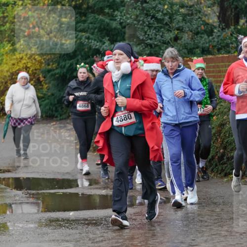 07.12.2025 - St. Pauli X-Mass-Run No. 15 Michael Burmester http://msf.ph/oto/9401195 07.12.2025 10:25:31 Laufen 4868, 4880 meine-sportfotos.de