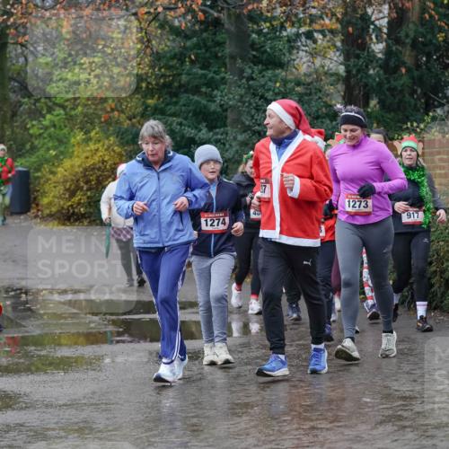 07.12.2025 - St. Pauli X-Mass-Run No. 15 Michael Burmester http://msf.ph/oto/9401202 07.12.2025 10:25:33 Laufen 4880, 1274, 40, 1273, 917 meine-sportfotos.de