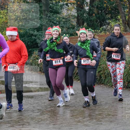 07.12.2025 - St. Pauli X-Mass-Run No. 15 Michael Burmester http://msf.ph/oto/9401210 07.12.2025 10:25:35 Laufen 1273, 449, 48, 914, 917, 53, 1182 meine-sportfotos.de