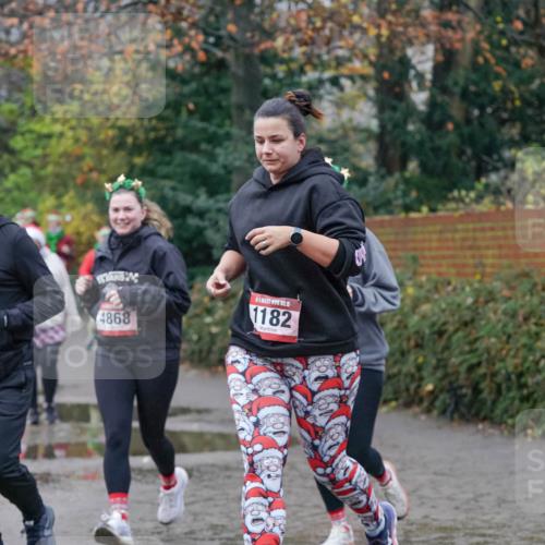 07.12.2025 - St. Pauli X-Mass-Run No. 15 Michael Burmester http://msf.ph/oto/9401218 07.12.2025 10:25:37 Laufen 15, 4868, 1182 meine-sportfotos.de