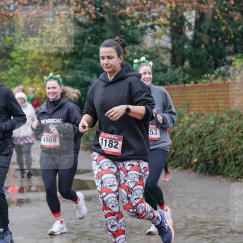 07.12.2025 - St. Pauli X-Mass-Run No. 15 Michael Burmester http://msf.ph/oto/9401219 07.12.2025 10:25:37 Laufen 4869, 4868, 15, 1182, 53 meine-sportfotos.de