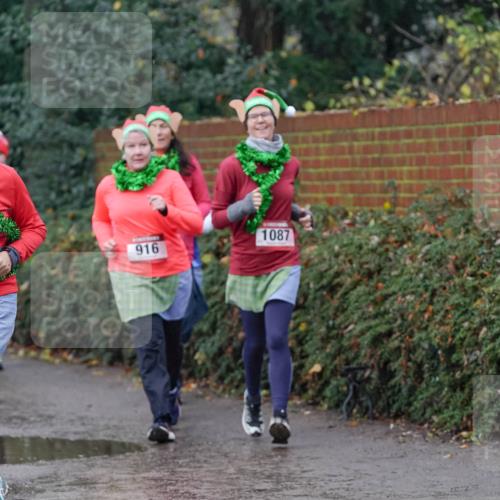 07.12.2025 - St. Pauli X-Mass-Run No. 15 Michael Burmester http://msf.ph/oto/9401239 07.12.2025 10:25:44 Laufen 10, 916, 1087 meine-sportfotos.de