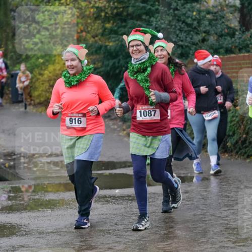 07.12.2025 - St. Pauli X-Mass-Run No. 15 Michael Burmester http://msf.ph/oto/9401254 07.12.2025 10:25:47 Laufen 15, 916, 1087, 232 meine-sportfotos.de