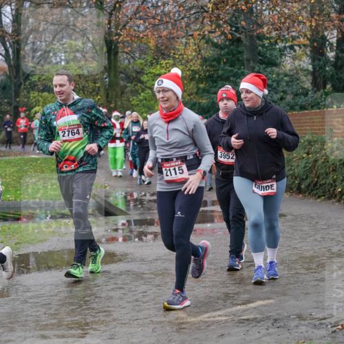 07.12.2025 - St. Pauli X-Mass-Run No. 15 Michael Burmester http://msf.ph/oto/9401275 07.12.2025 10:25:53 Laufen 2165, 2, 764, 2115, 238, 3952 meine-sportfotos.de