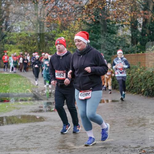 07.12.2025 - St. Pauli X-Mass-Run No. 15 Michael Burmester http://msf.ph/oto/9401281 07.12.2025 10:25:54 Laufen 3952 meine-sportfotos.de