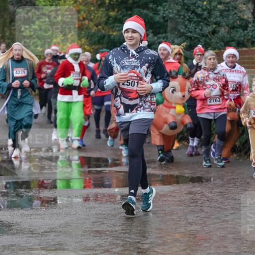 07.12.2025 - St. Pauli X-Mass-Run No. 15 Michael Burmester http://msf.ph/oto/9401287 07.12.2025 10:25:56 Laufen 4229, 2331, 15, 2501, 2763, 340, 2341 meine-sportfotos.de