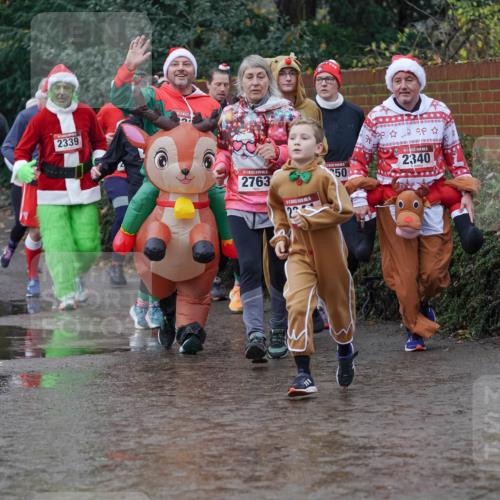 07.12.2025 - St. Pauli X-Mass-Run No. 15 Michael Burmester http://msf.ph/oto/9401294 07.12.2025 10:25:58 Laufen 1521, 2574, 2339, 15, 2763, 50, 2340 meine-sportfotos.de