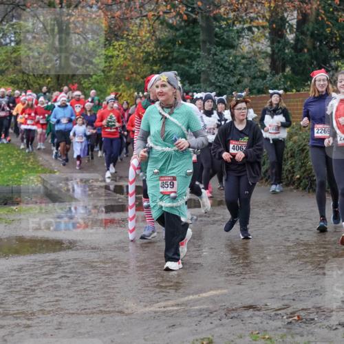 07.12.2025 - St. Pauli X-Mass-Run No. 15 Michael Burmester http://msf.ph/oto/9401356 07.12.2025 10:26:12 Laufen 4859, 683, 406, 1682, 2269 meine-sportfotos.de