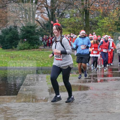 07.12.2025 - St. Pauli X-Mass-Run No. 15 Michael Burmester http://msf.ph/oto/9401393 07.12.2025 10:26:19 Laufen 4882, 2165, 2328, 1984 meine-sportfotos.de