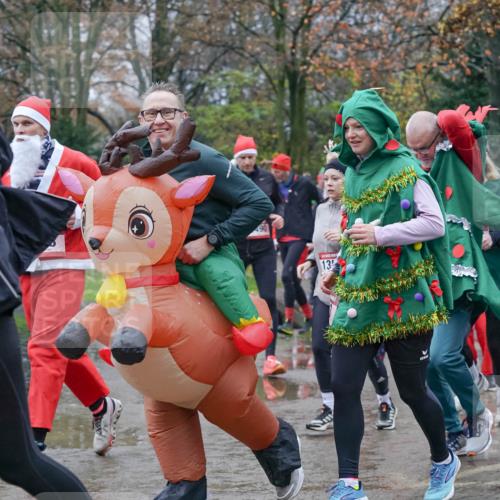 07.12.2025 - St. Pauli X-Mass-Run No. 15 Michael Burmester http://msf.ph/oto/9401425 07.12.2025 10:26:27 Laufen 299, 13, 3017 meine-sportfotos.de