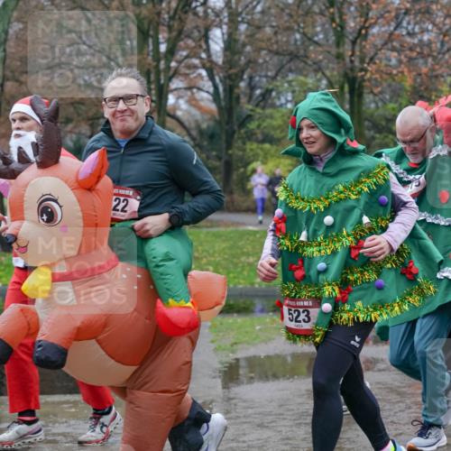 07.12.2025 - St. Pauli X-Mass-Run No. 15 Michael Burmester http://msf.ph/oto/9401428 07.12.2025 10:26:27 Laufen 09880, 5, 22, 15, 523, 301 meine-sportfotos.de