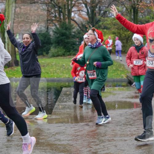 07.12.2025 - St. Pauli X-Mass-Run No. 15 Michael Burmester http://msf.ph/oto/9401452 07.12.2025 10:26:32 Laufen 16, 168, 866, 231, 153 meine-sportfotos.de