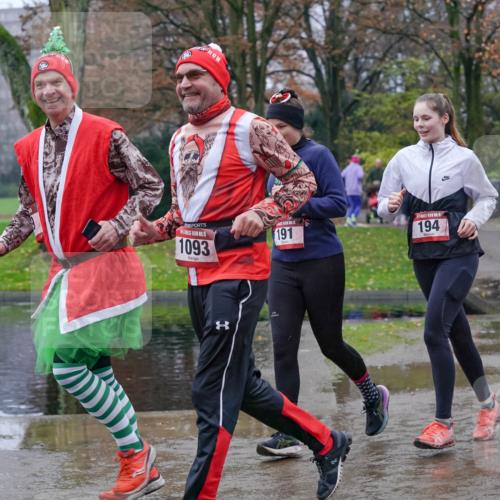 07.12.2025 - St. Pauli X-Mass-Run No. 15 Michael Burmester http://msf.ph/oto/9401493 07.12.2025 10:26:41 Laufen 5, 1093, 191, 194, 471 meine-sportfotos.de