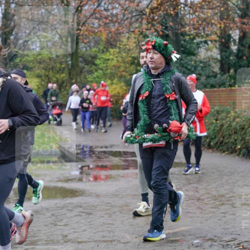 07.12.2025 - St. Pauli X-Mass-Run No. 15 Michael Burmester http://msf.ph/oto/9401509 07.12.2025 10:26:44 Laufen 5, 2592 meine-sportfotos.de