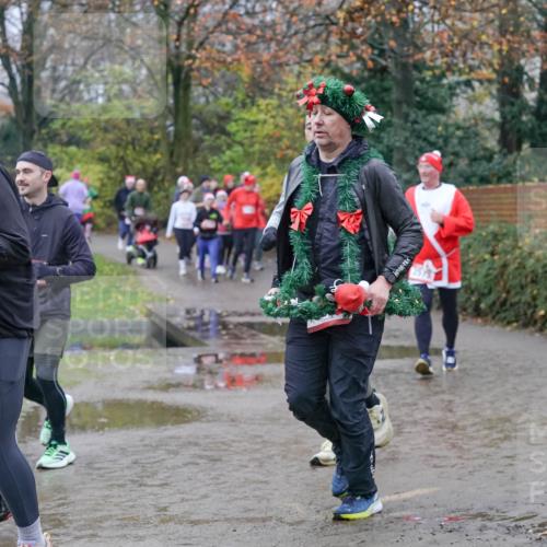 07.12.2025 - St. Pauli X-Mass-Run No. 15 Michael Burmester http://msf.ph/oto/9401510 07.12.2025 10:26:45 Laufen 592 meine-sportfotos.de