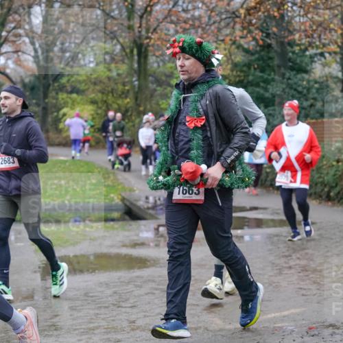 07.12.2025 - St. Pauli X-Mass-Run No. 15 Michael Burmester http://msf.ph/oto/9401512 07.12.2025 10:26:45 Laufen 2683, 1663 meine-sportfotos.de