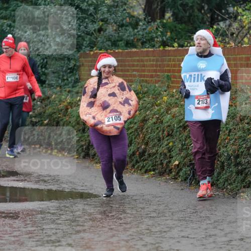 07.12.2025 - St. Pauli X-Mass-Run No. 15 Michael Burmester http://msf.ph/oto/9401524 07.12.2025 10:26:49 Laufen 25, 4478, 2105, 100, 2103 meine-sportfotos.de