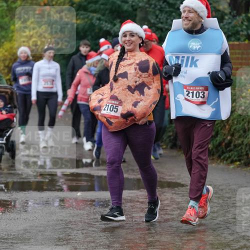 07.12.2025 - St. Pauli X-Mass-Run No. 15 Michael Burmester http://msf.ph/oto/9401533 07.12.2025 10:26:51 Laufen 2646, 15, 2105, 00, 15, 2103 meine-sportfotos.de