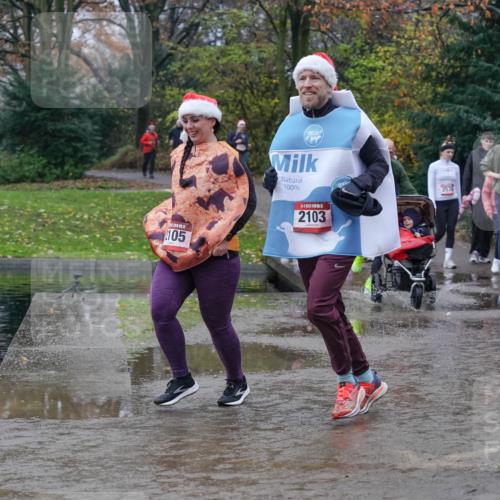 07.12.2025 - St. Pauli X-Mass-Run No. 15 Michael Burmester http://msf.ph/oto/9401538 07.12.2025 10:26:52 Laufen 105, 100, 2103, 4478 meine-sportfotos.de
