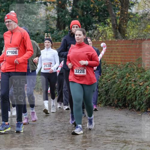 07.12.2025 - St. Pauli X-Mass-Run No. 15 Michael Burmester http://msf.ph/oto/9401556 07.12.2025 10:26:57 Laufen 4478, 2538, 15, 3228 meine-sportfotos.de