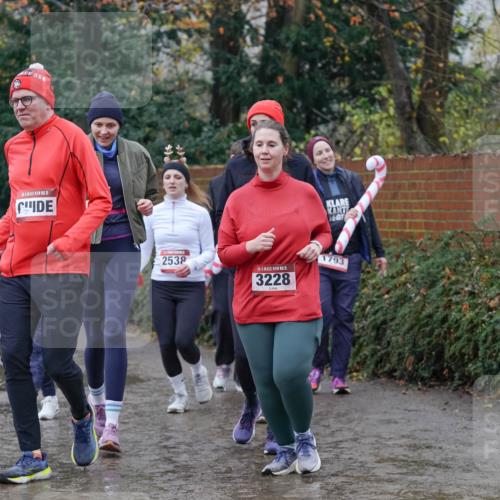 07.12.2025 - St. Pauli X-Mass-Run No. 15 Michael Burmester http://msf.ph/oto/9401558 07.12.2025 10:26:57 Laufen 15, 4478, 15, 2538, 15, 3228, 1793 meine-sportfotos.de