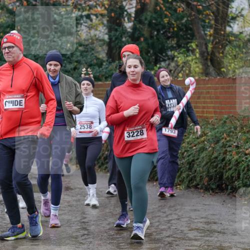 07.12.2025 - St. Pauli X-Mass-Run No. 15 Michael Burmester http://msf.ph/oto/9401559 07.12.2025 10:26:57 Laufen 15, 4478, 15, 2538, 5, 3228, 1793 meine-sportfotos.de