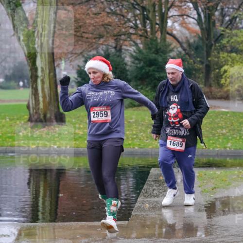 07.12.2025 - St. Pauli X-Mass-Run No. 15 Michael Burmester http://msf.ph/oto/9401560 07.12.2025 10:26:58 Laufen 15, 2959, 1689 meine-sportfotos.de