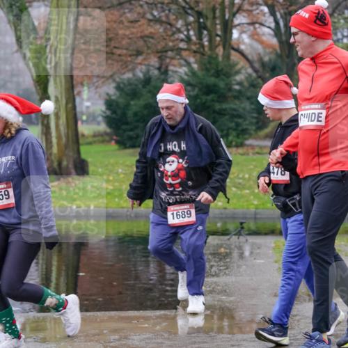 07.12.2025 - St. Pauli X-Mass-Run No. 15 Michael Burmester http://msf.ph/oto/9401566 07.12.2025 10:26:59 Laufen 2959, 478, 1689, 25 meine-sportfotos.de