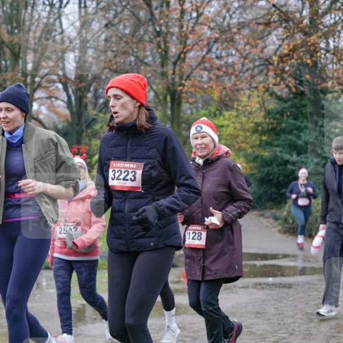 07.12.2025 - St. Pauli X-Mass-Run No. 15 Michael Burmester http://msf.ph/oto/9401570 07.12.2025 10:27:00 Laufen 255, 5, 3223, 128, 1790, 1793 meine-sportfotos.de