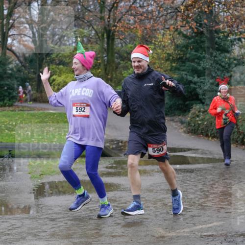 07.12.2025 - St. Pauli X-Mass-Run No. 15 Michael Burmester http://msf.ph/oto/9401609 07.12.2025 10:27:08 Laufen 15, 592, 590 meine-sportfotos.de