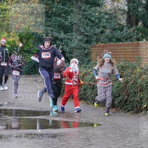 07.12.2025 - St. Pauli X-Mass-Run No. 15 Michael Burmester http://msf.ph/oto/9401620 07.12.2025 10:27:26 Laufen 337, 3437, 1177, 2296, 2832, 290, 29, 2297 meine-sportfotos.de