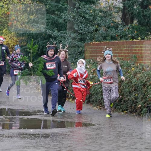 07.12.2025 - St. Pauli X-Mass-Run No. 15 Michael Burmester http://msf.ph/oto/9401624 07.12.2025 10:27:27 Laufen 3391, 1177, 2832, 2296, 2298, 2297 meine-sportfotos.de