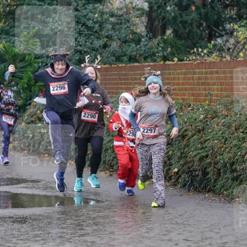 07.12.2025 - St. Pauli X-Mass-Run No. 15 Michael Burmester http://msf.ph/oto/9401626 07.12.2025 10:27:28 Laufen 1177, 2832, 2296, 2290, 2298, 2297 meine-sportfotos.de