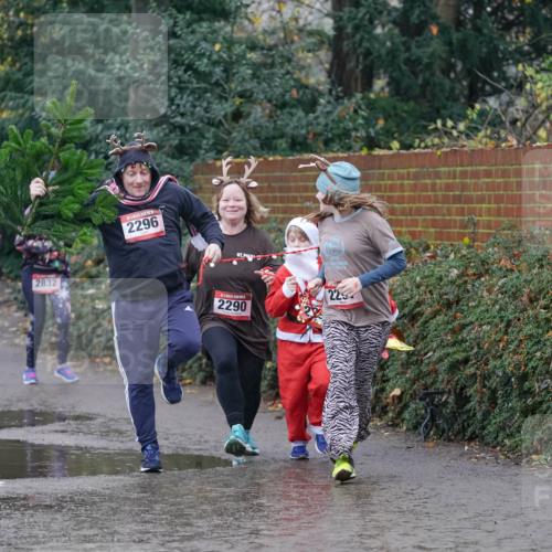 07.12.2025 - St. Pauli X-Mass-Run No. 15 Michael Burmester http://msf.ph/oto/9401629 07.12.2025 10:27:28 Laufen 1177, 2832, 2296, 2290, 229 meine-sportfotos.de