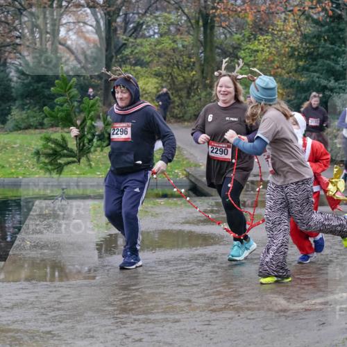 07.12.2025 - St. Pauli X-Mass-Run No. 15 Michael Burmester http://msf.ph/oto/9401640 07.12.2025 10:27:31 Laufen 2296, 2290, 1177, 2832 meine-sportfotos.de